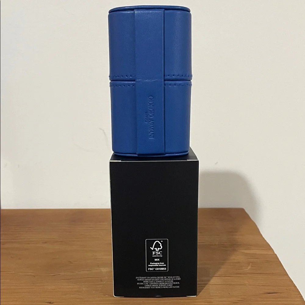 🎆 GIORGIO ARMANI VANITY/ TRAVEL CASE FOR A 50 ML. SIZE BOTTLE.